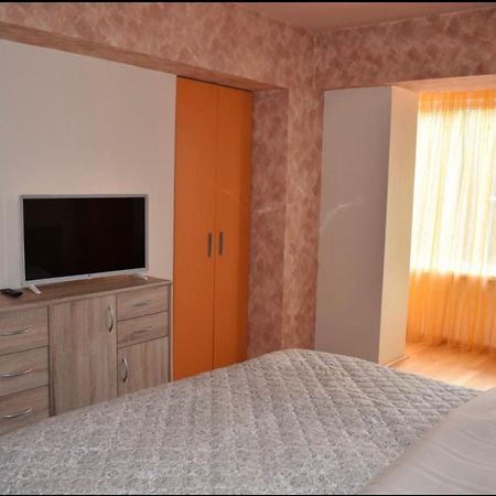 Central Apartment 4 Rooms براشوف المظهر الخارجي الصورة