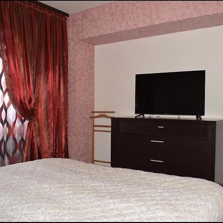 Central Apartment 4 Rooms براشوف المظهر الخارجي الصورة