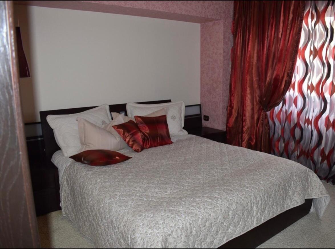Central Apartment 4 Rooms براشوف المظهر الخارجي الصورة