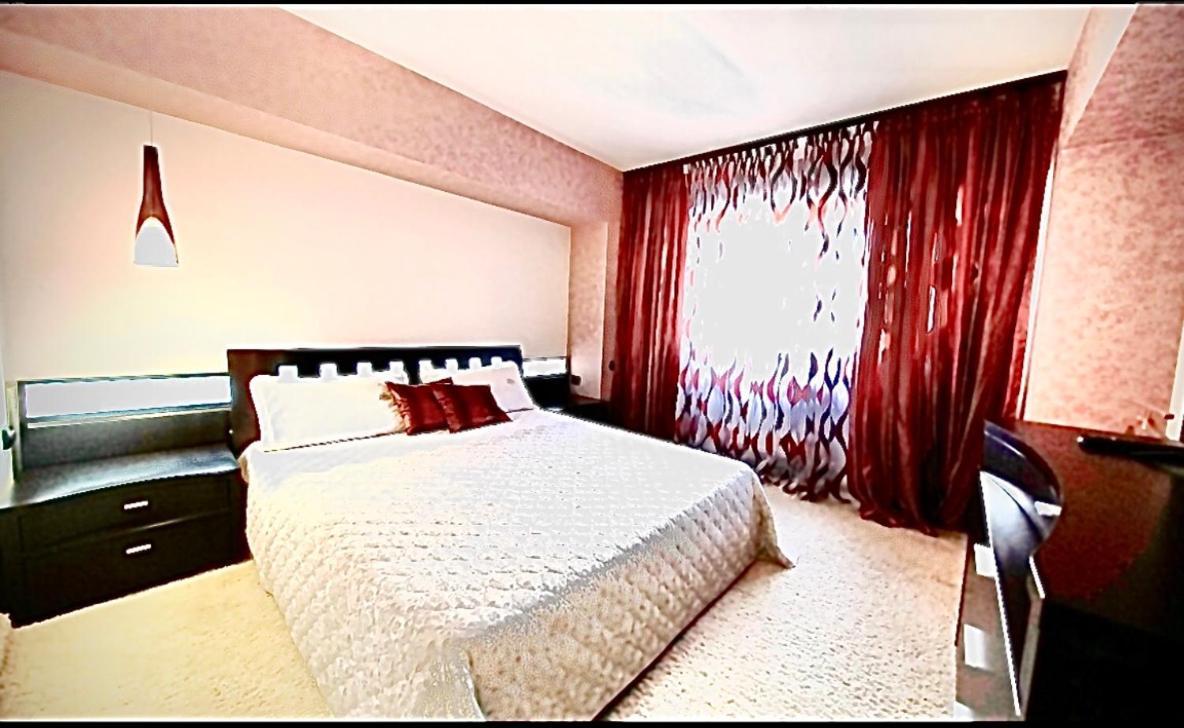 Central Apartment 4 Rooms براشوف المظهر الخارجي الصورة